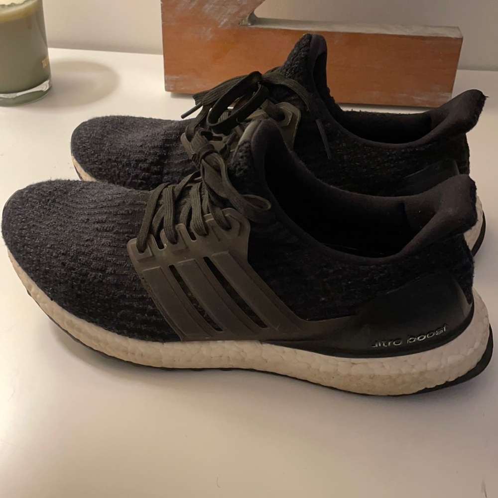 Black Adidas Ultra Boosts